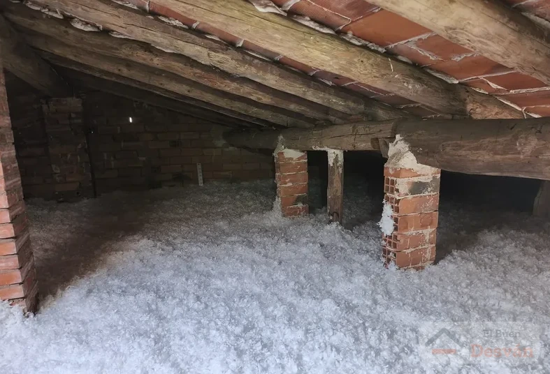 Trabajo real de aislamiento de buhardilla realizado por El Buen Desván